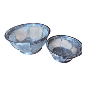 Pampered Chef Silver Mesh Strainer Set Of 2